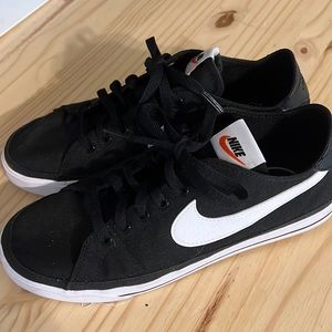 Nike Legacy. Excellent condition!